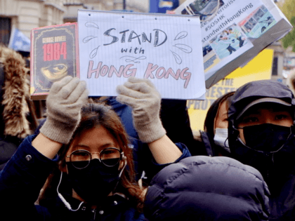 hong kong protesters march