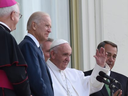Sept 24, 2015; Washington, DC, USA; Pope Francis waves to the crowd from a balcony of the