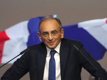 TOPSHOT - French far-right media pundit and 2022 presidential candidate Eric Zemmour deliv