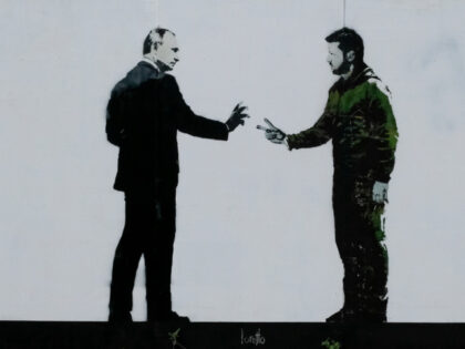 tencil painting of Vladimir Putin and Volodymyr Zelenskyy near the Imperial War Museum in